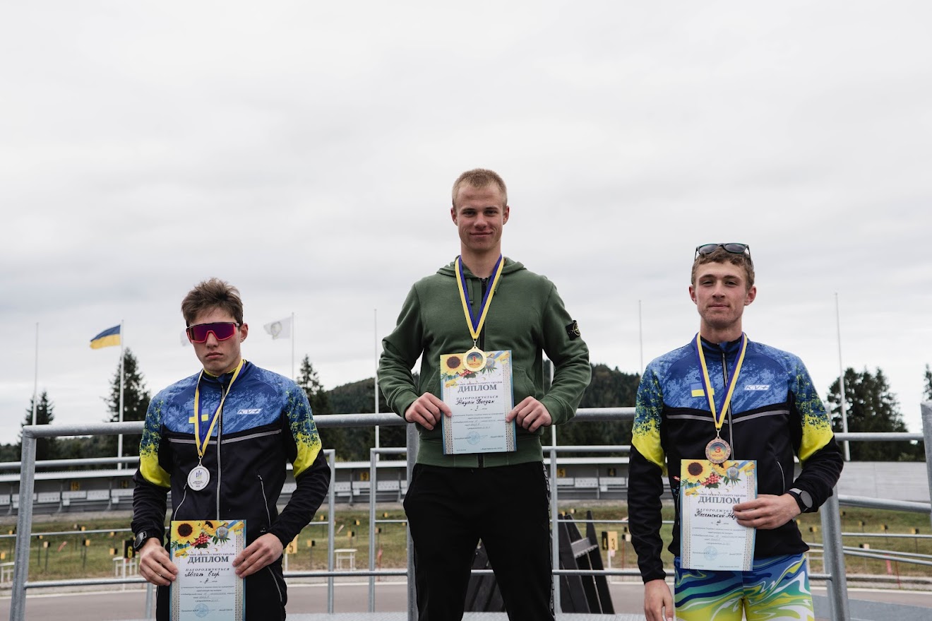 Богдан Нікулін - чемпіон України з лижних гонок на лижеролерах серед юніорів та юніорок
