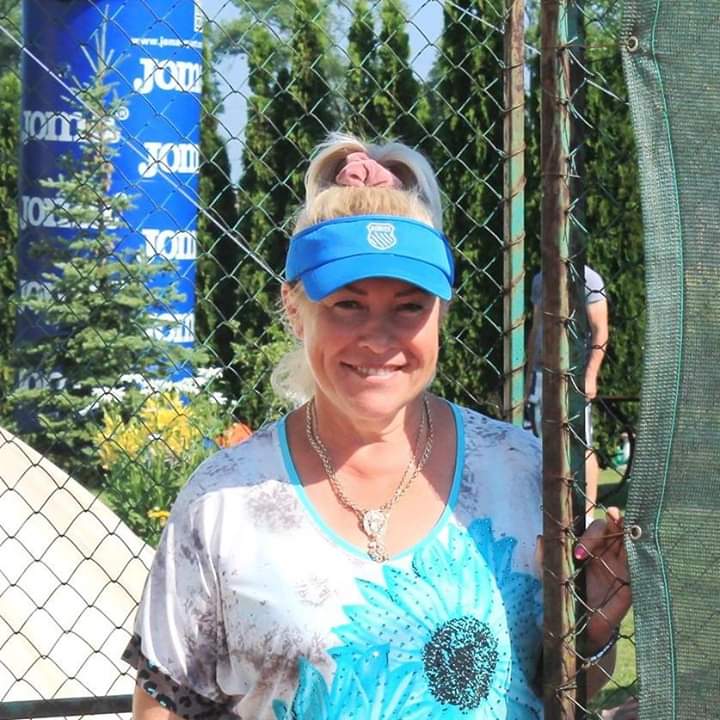 Ісакова (Бондаренко) Наталія Володимирівна – радянська і українська тенісистка та тренер, МС по тенісу